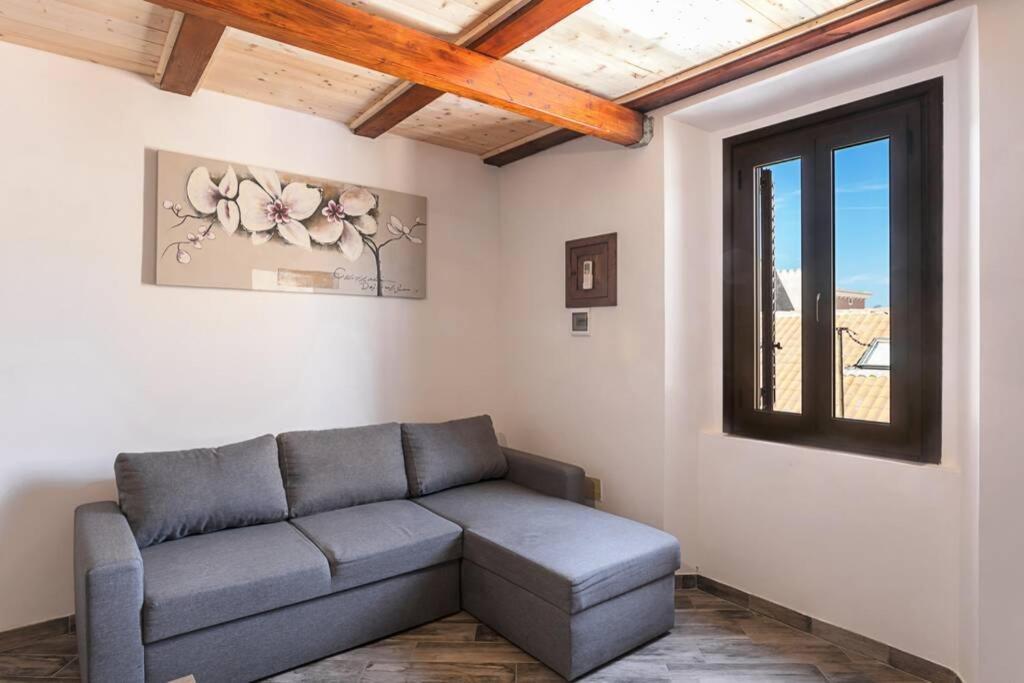 Roman Ruins - Elegant Apartment Olbia Exterior foto